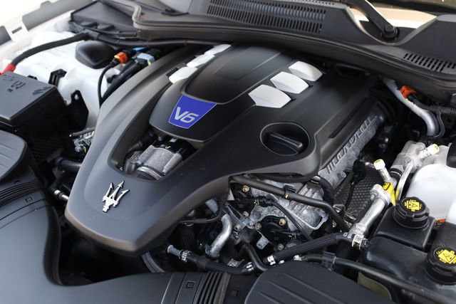 Used 2022 Maserati Ghibli Modena Q4 image 9