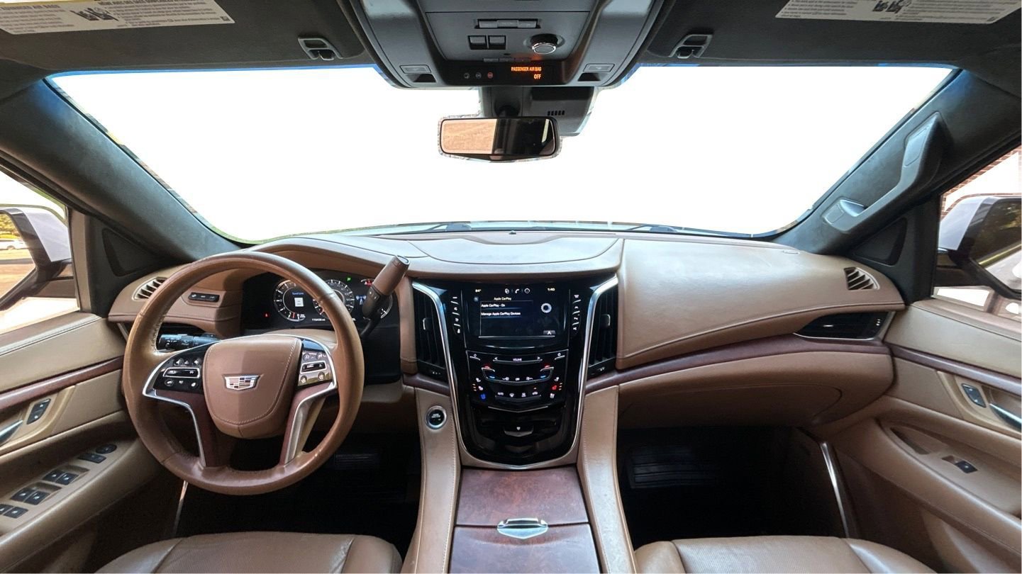 Used 2017 Cadillac Escalade Platinum RWD image 33