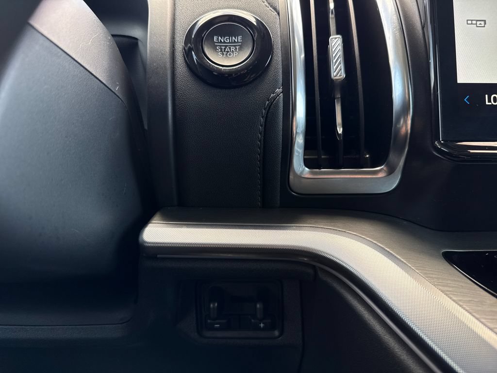 Certified 2025 Ford Expedition Platinum AWD/4WD image 28