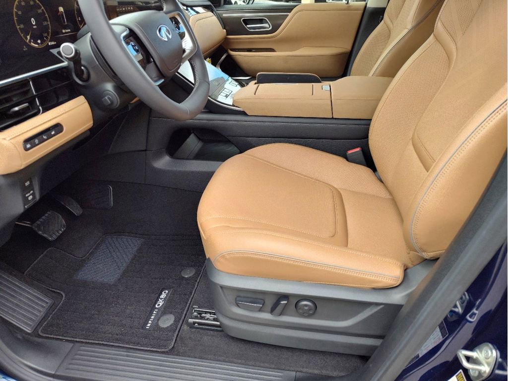 New 2025 INFINITI QX80 Luxe image 8