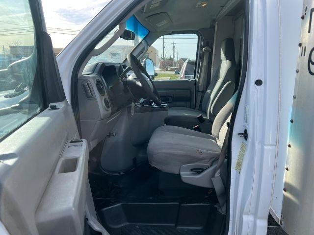 Used 2017 Ford E-350 and Econoline 350 Super Duty w/ Power Windows & Locks Group RWD image 18