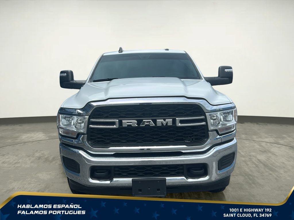 Used 2024 RAM 3500 Tradesman w/ Chrome Appearance Group AWD/4WD image 9