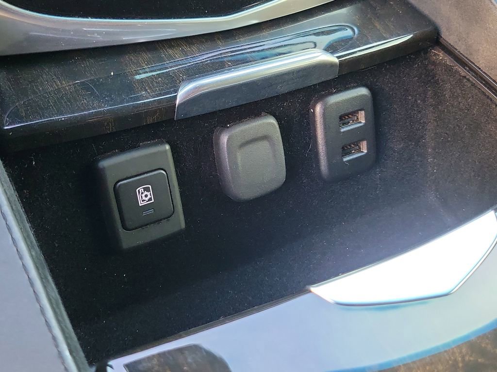 Used 2018 Cadillac Escalade Platinum image 14