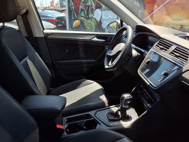 Used 2024 Volkswagen Tiguan SE FWD image 17
