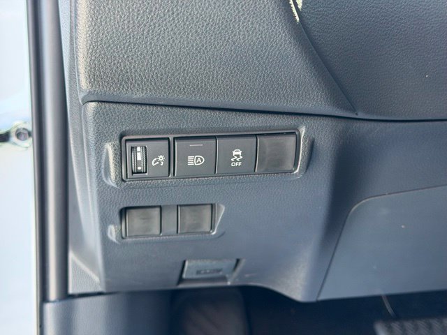 Certified 2026 Toyota Corolla Cross LE AWD/4WD image 25