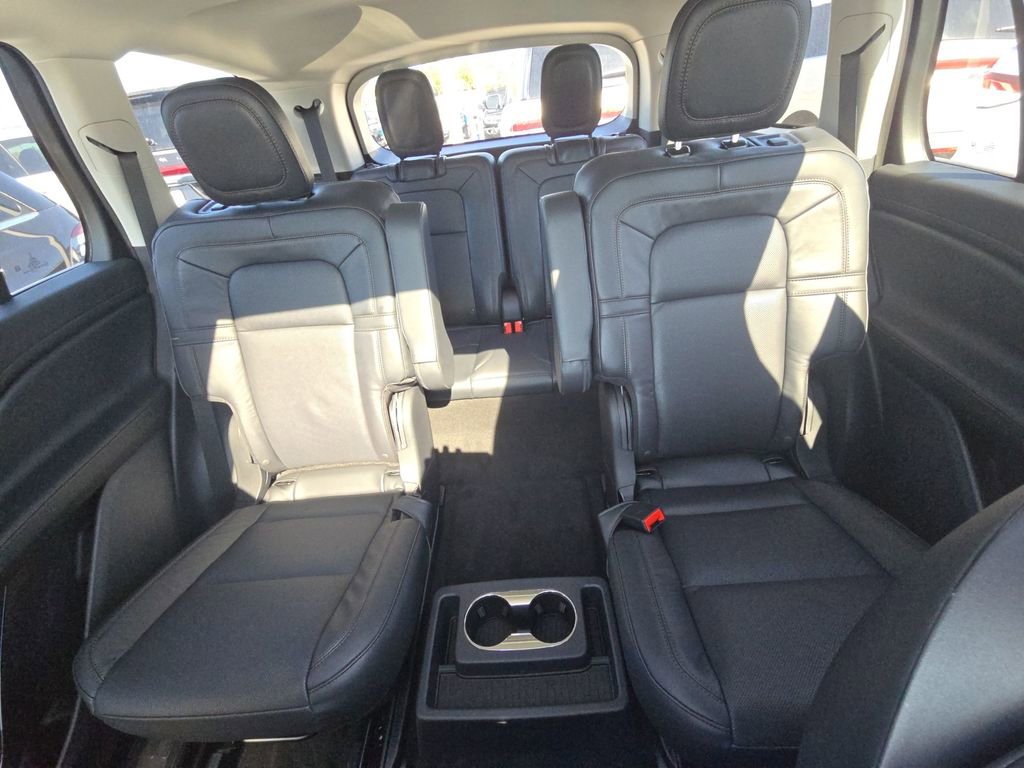 Used 2025 Lincoln Aviator Reserve w/ Illumination Package image 23