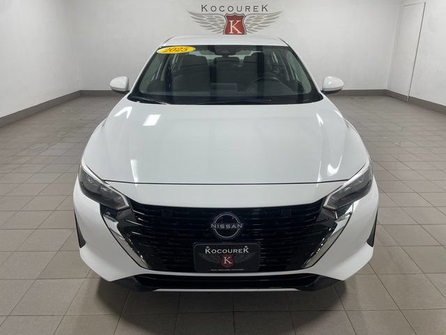 Used 2025 Nissan Sentra SV FWD image 2