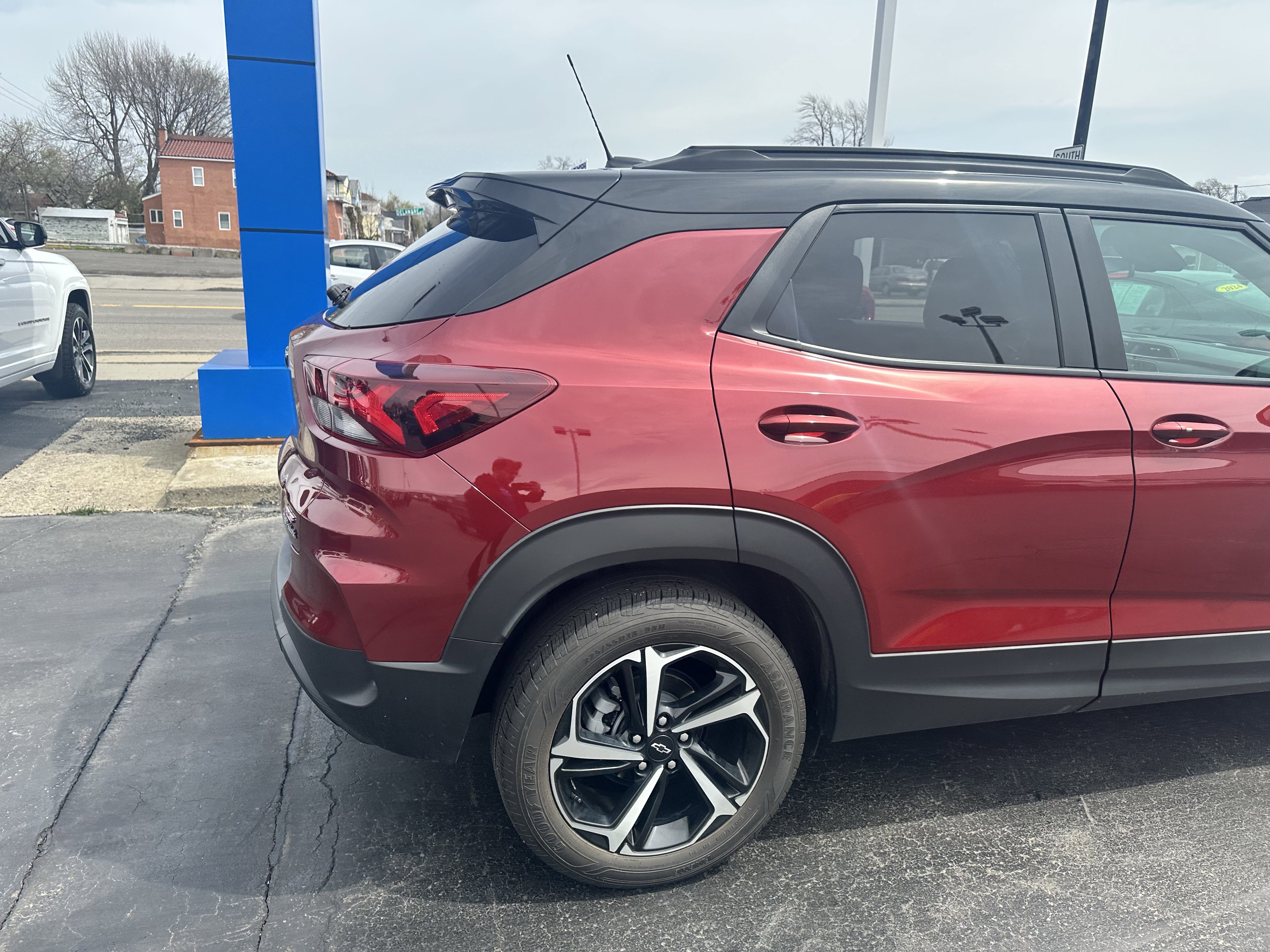 Used 2023 Chevrolet TrailBlazer RS w/ Technology Package image 9