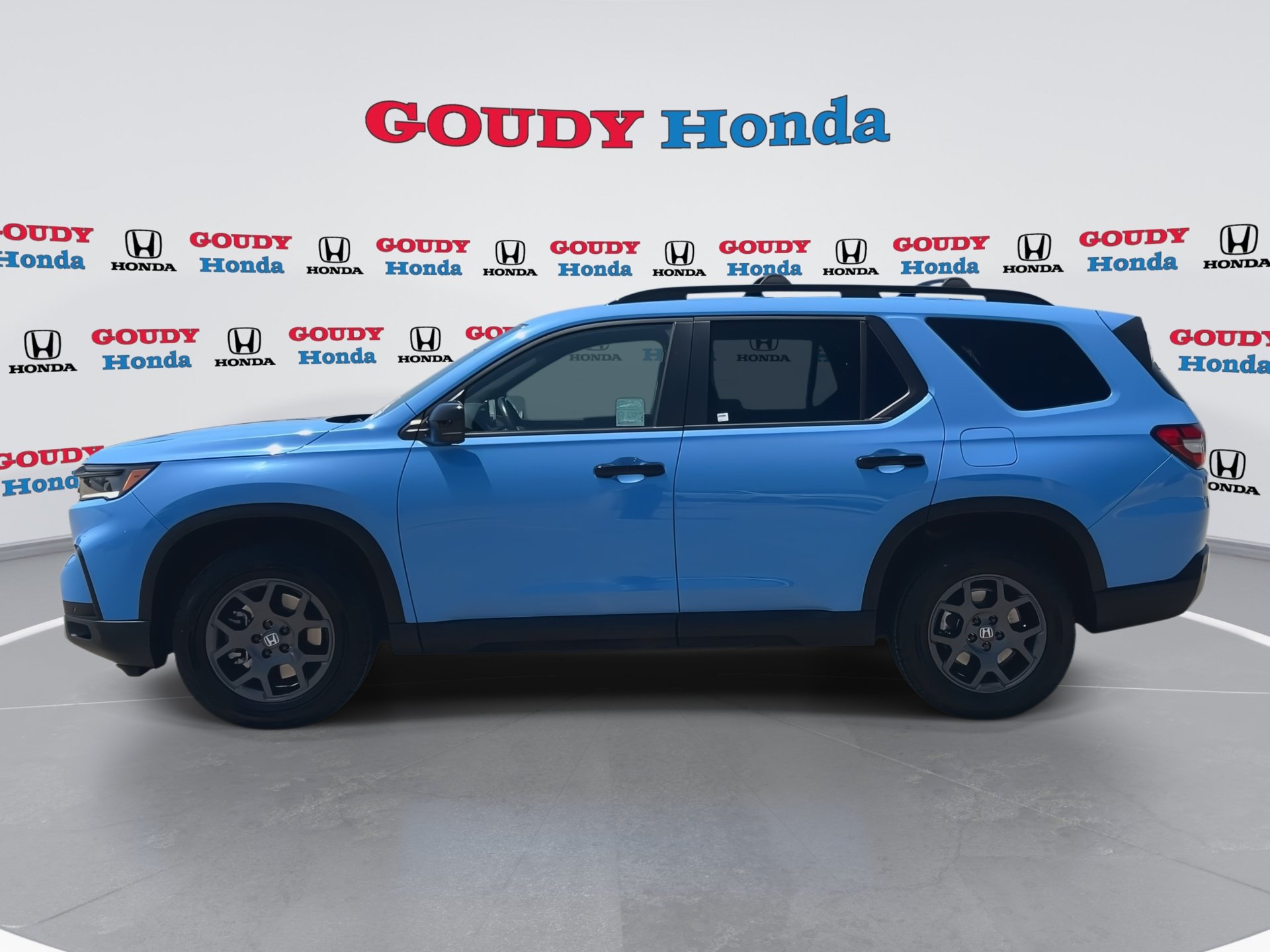 Certified 2023 Honda Pilot TrailSport image 5