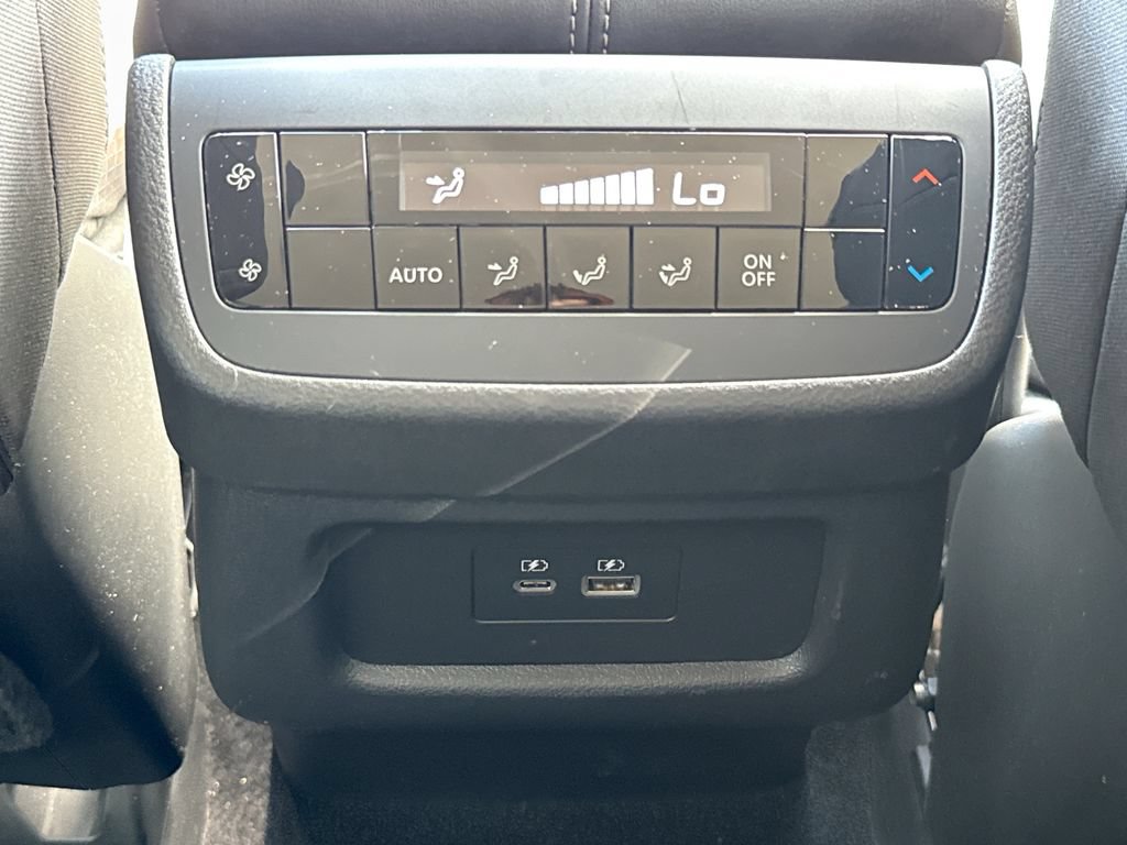 Used 2025 Nissan Pathfinder SV FWD image 28