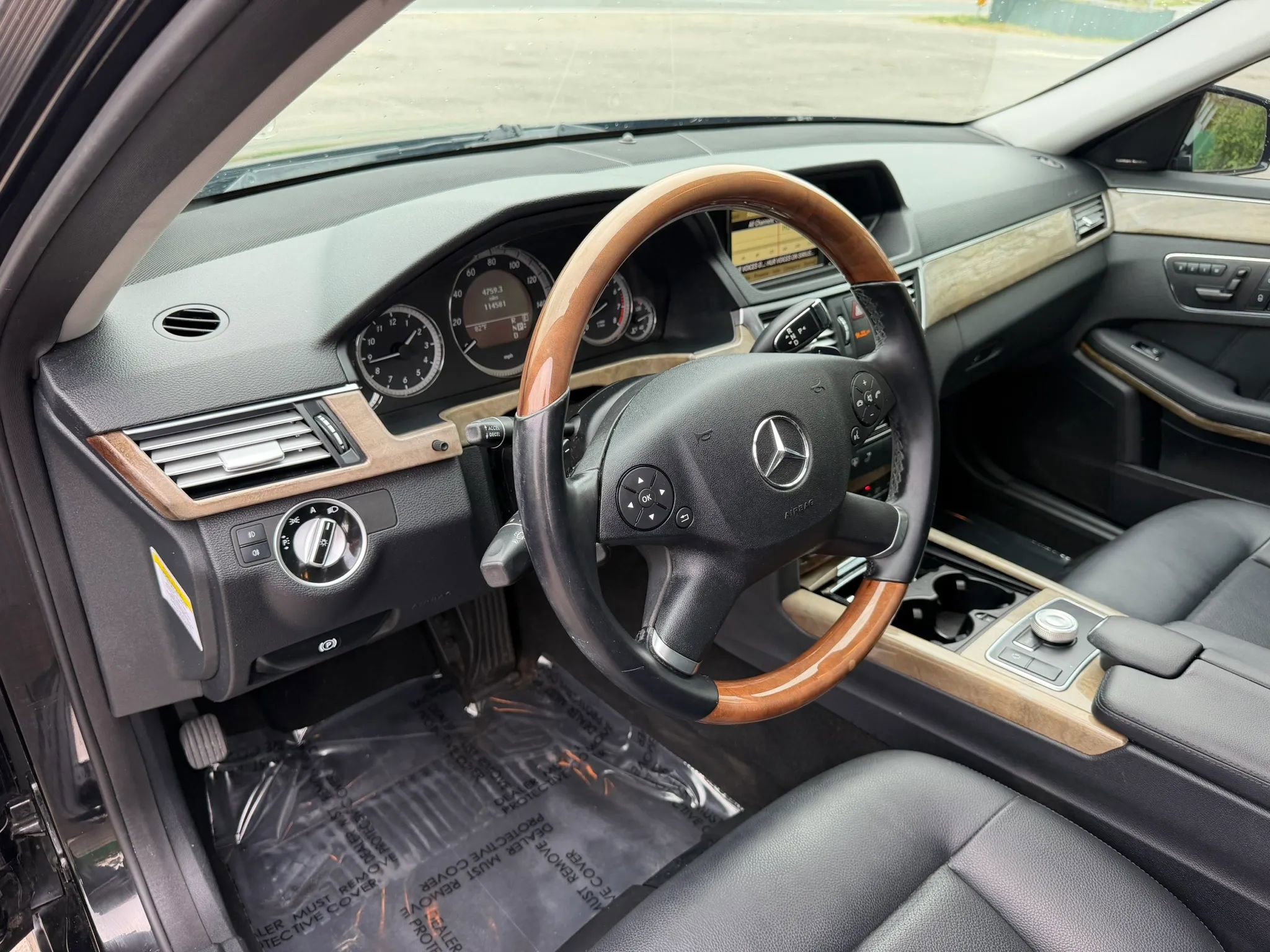 Used 2011 Mercedes-Benz E 350 4MATIC Sedan image 25