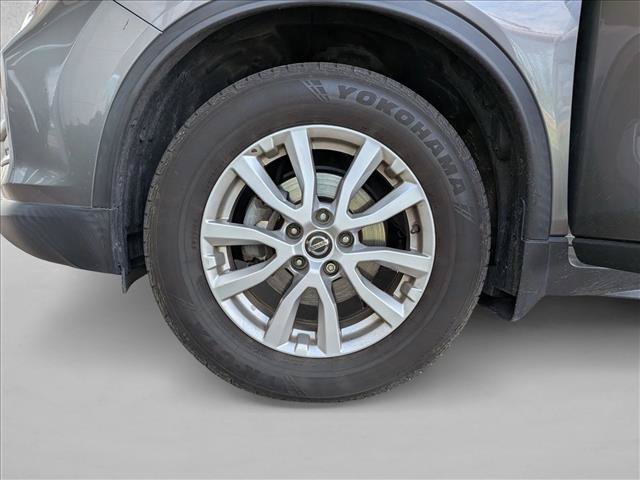 Used 2019 Nissan Rogue SV AWD/4WD image 13