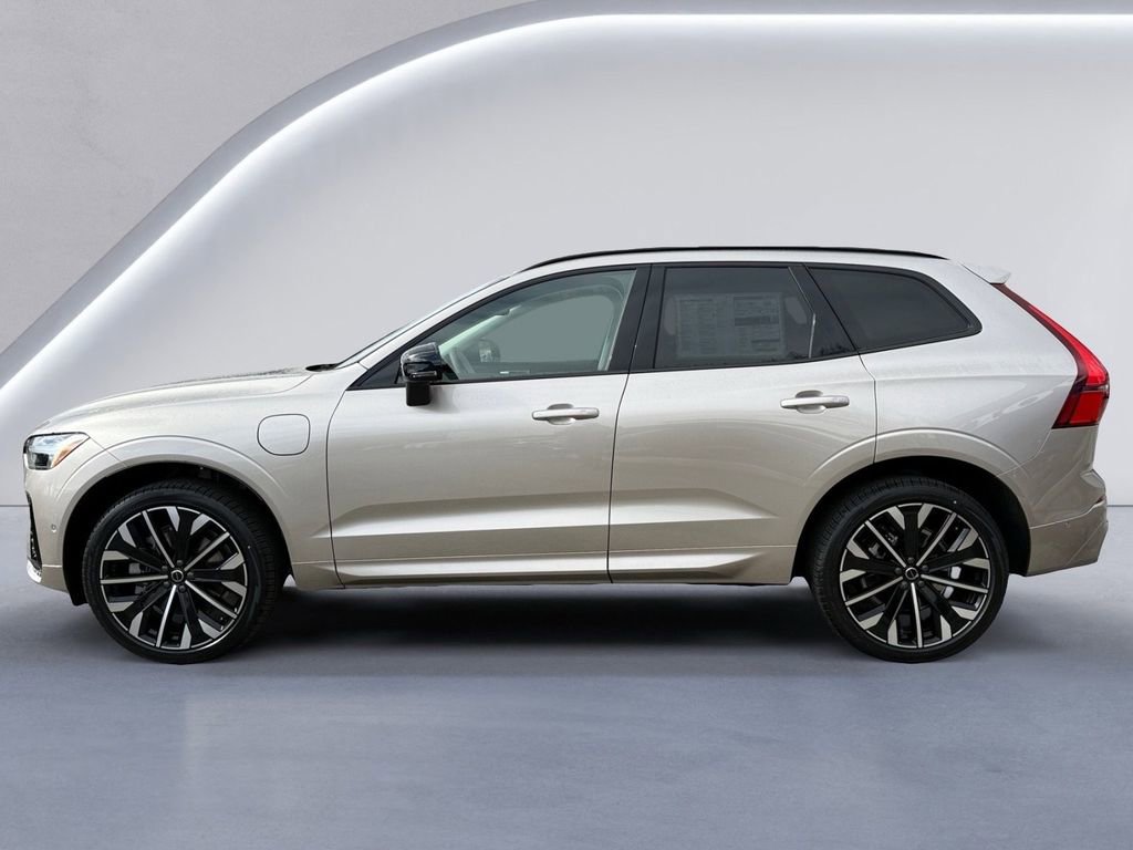 New 2026 Volvo XC60 T8 Ultra w/ Protection Package Premier image 5
