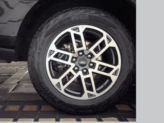 Used 2025 Ford Expedition Active AWD/4WD image 7