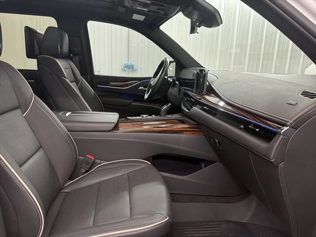 Used 2024 Cadillac Escalade ESV Premium Luxury w/ Performance Package AWD/4WD image 32