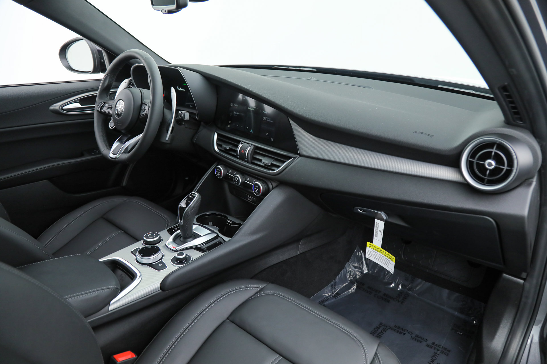 New 2025 Alfa Romeo Giulia w/ Driving Assist Package RWD image 10