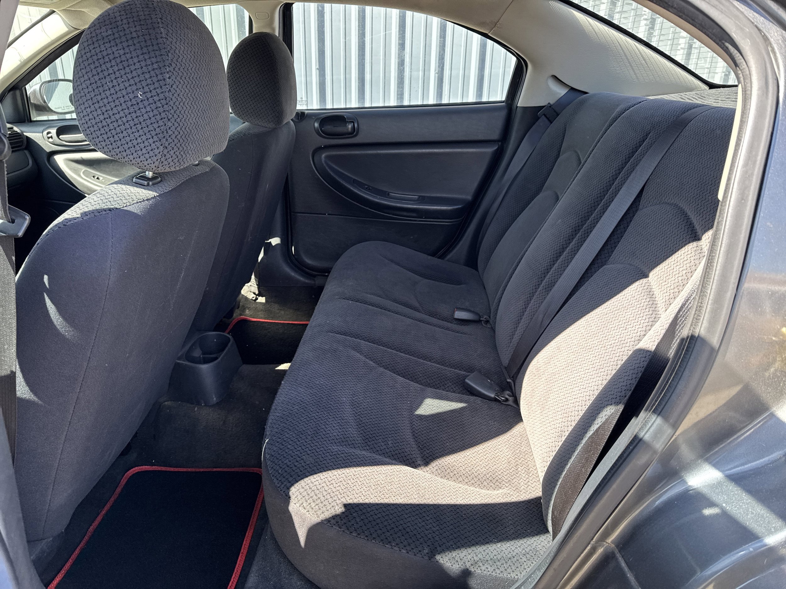 Used 2005 Dodge Stratus SXT FWD image 4