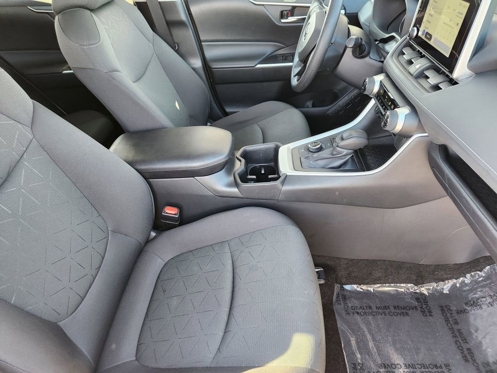 Used 2024 Toyota RAV4 XLE image 4