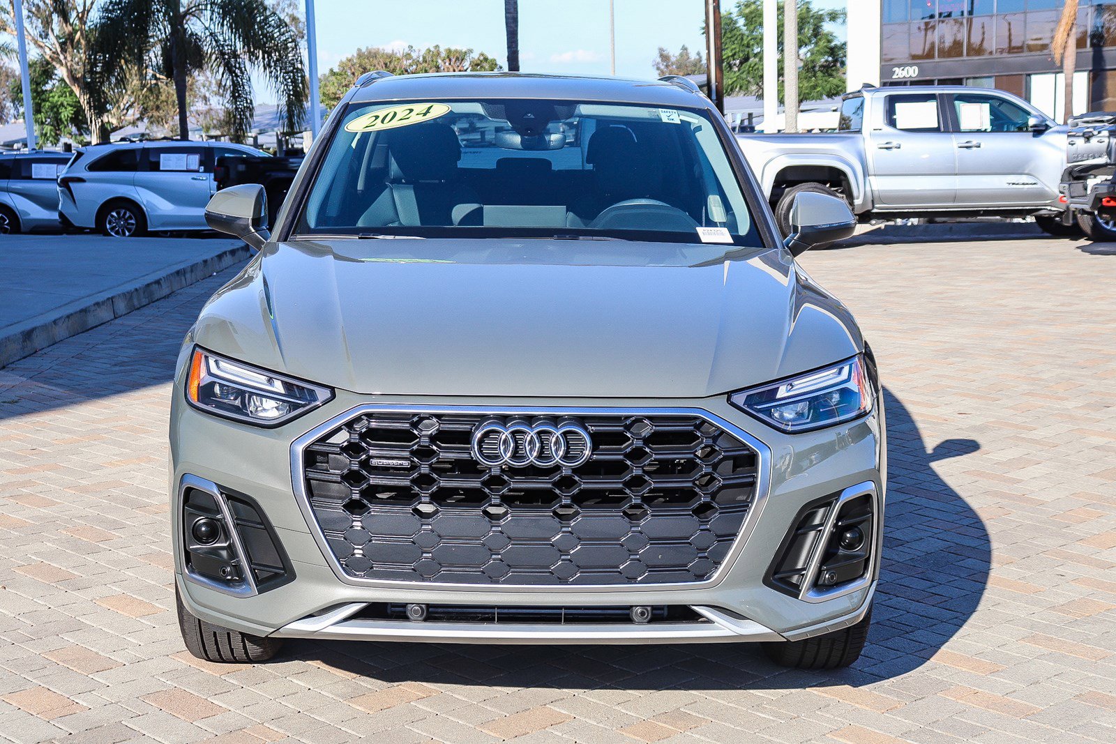 Used 2024 Audi Q5 2.0T Premium image 2