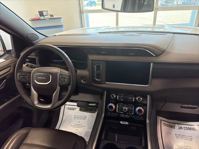 Used 2023 GMC Yukon Denali AWD/4WD image 30