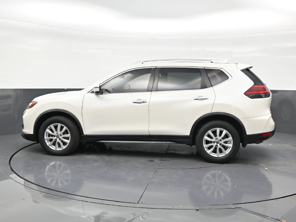 Used 2020 Nissan Rogue SV FWD image 2