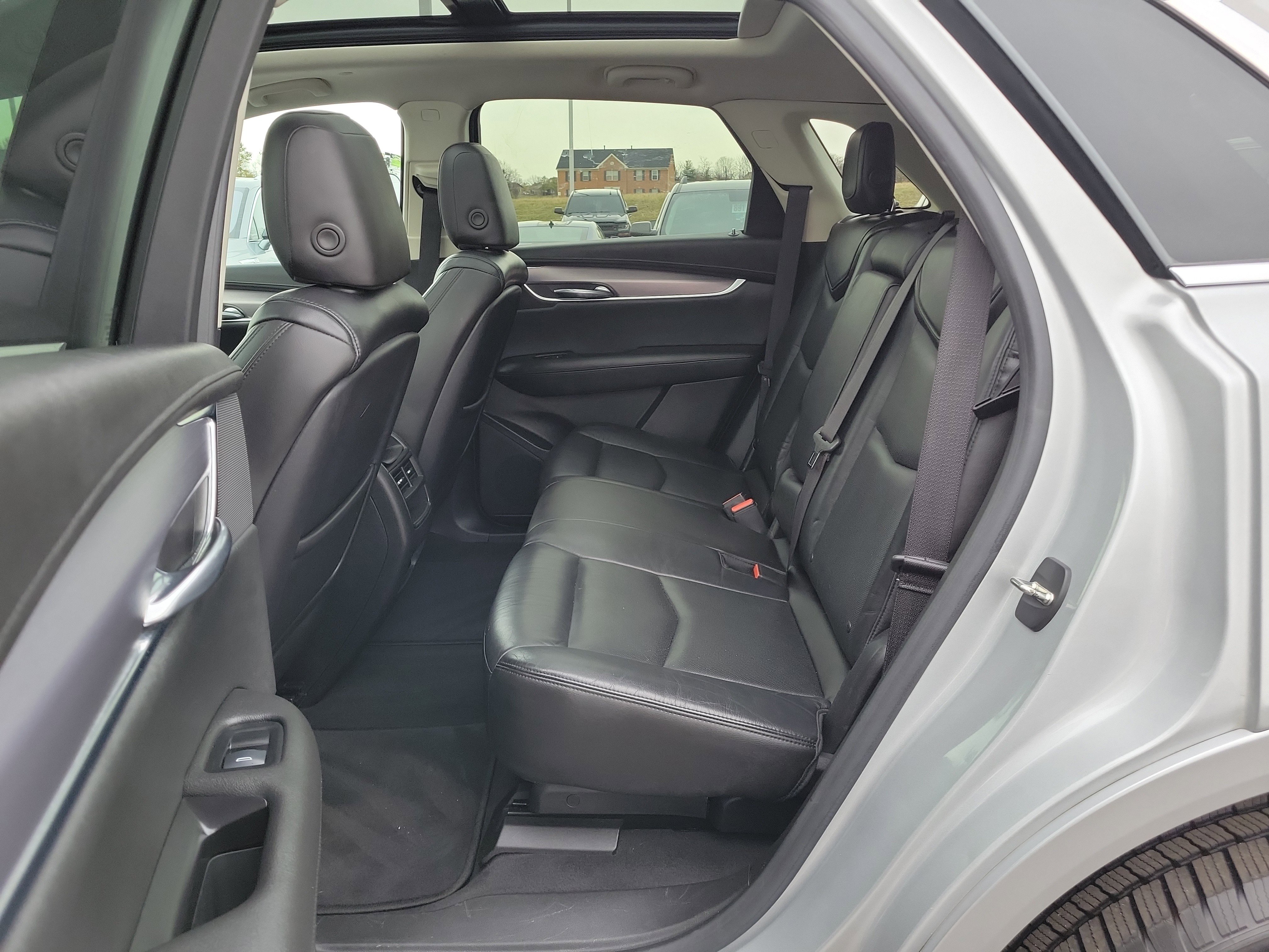 Used 2017 Cadillac XT5 Luxury image 26