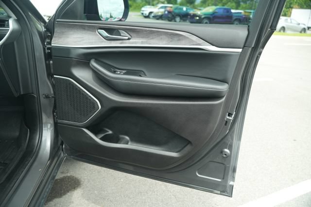 Used 2021 Jeep Grand Cherokee L Limited AWD/4WD image 21