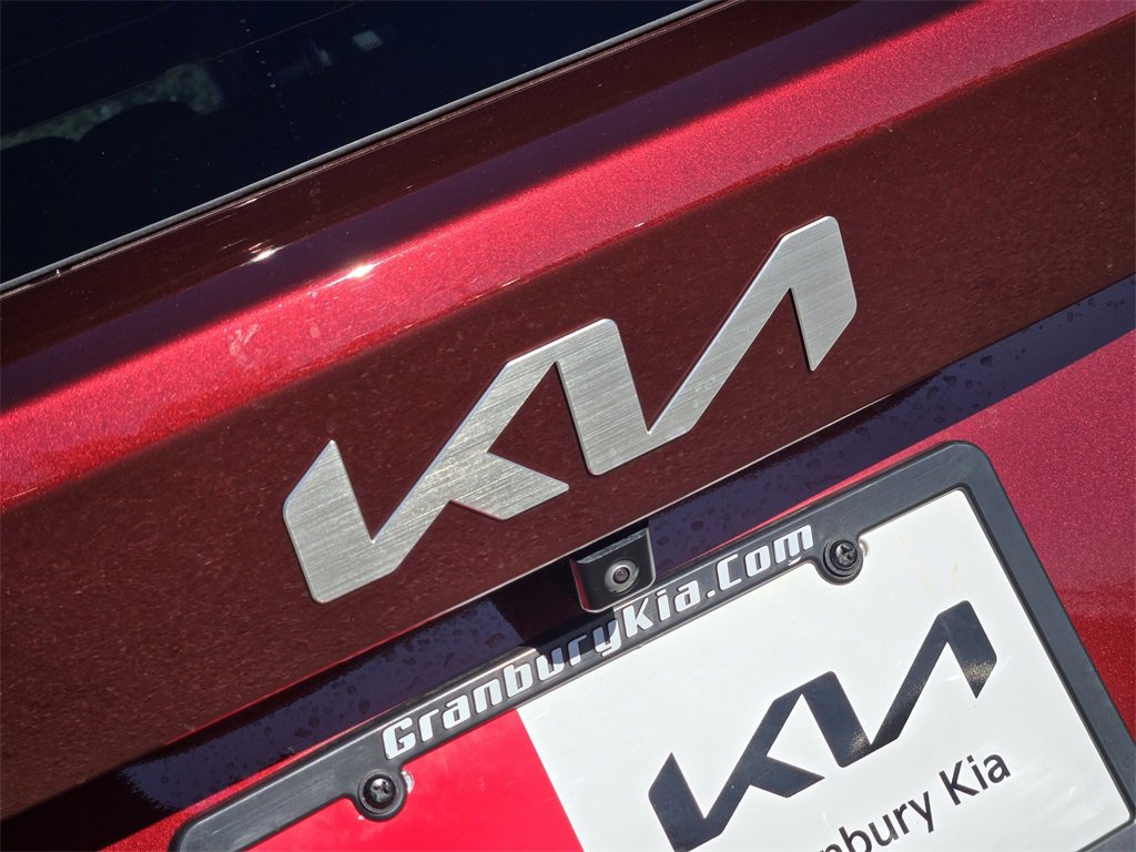 Certified 2025 Kia Sorento S image 9