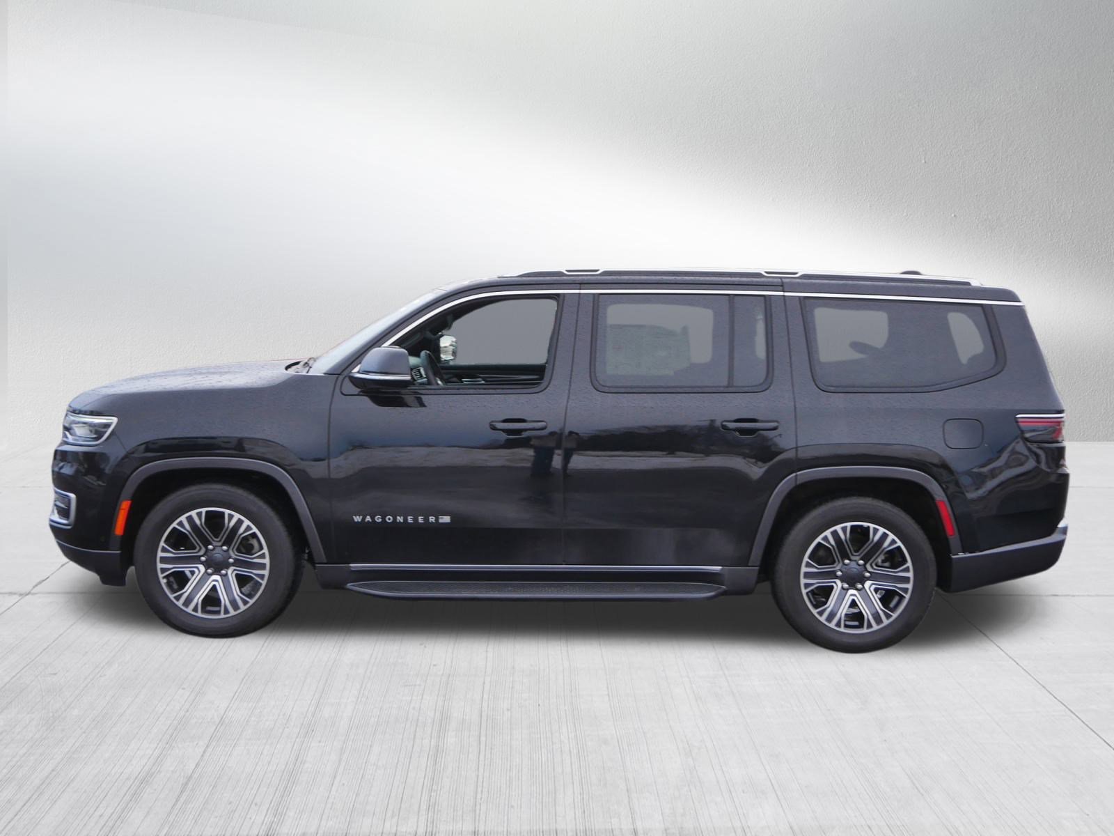 Used 2022 Jeep Wagoneer Series III w/ Rear Seat Video Group 1 image 4