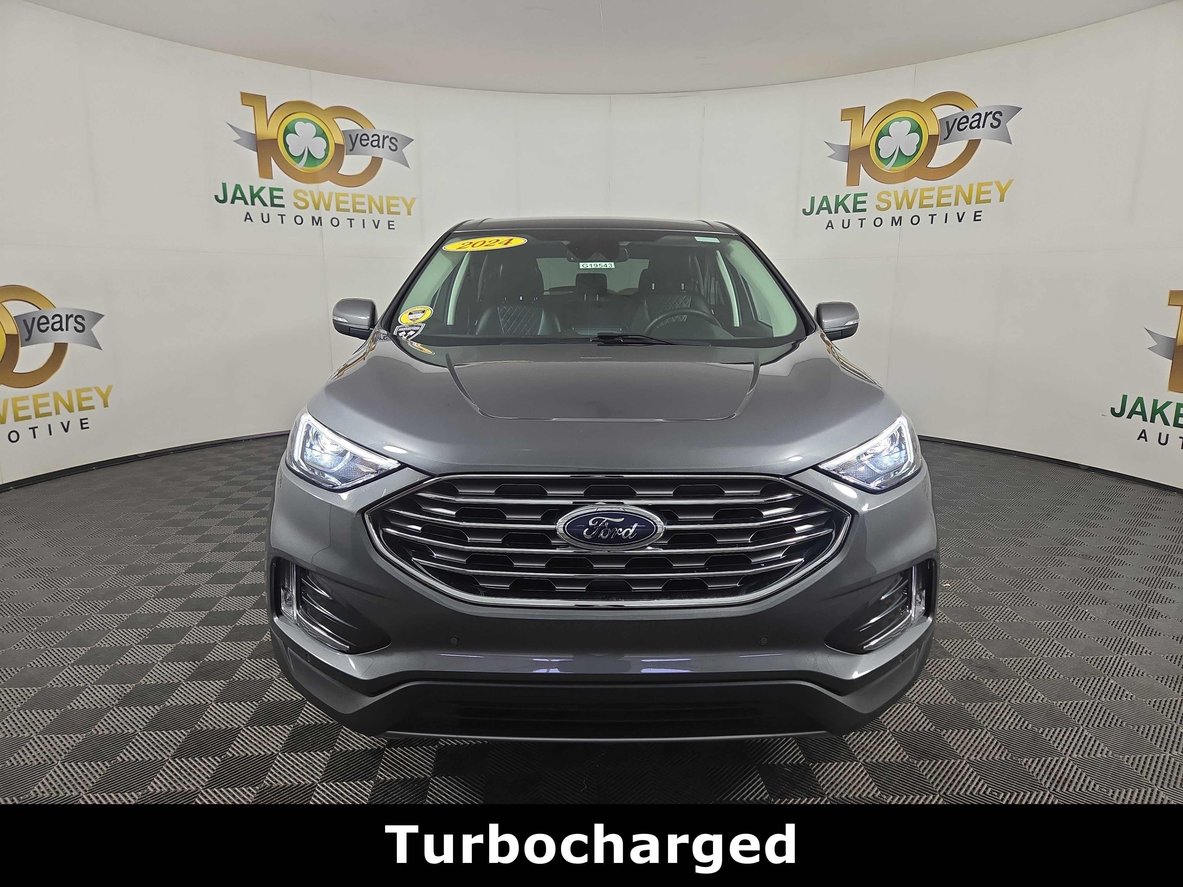 Used 2024 Ford Edge Titanium image 2