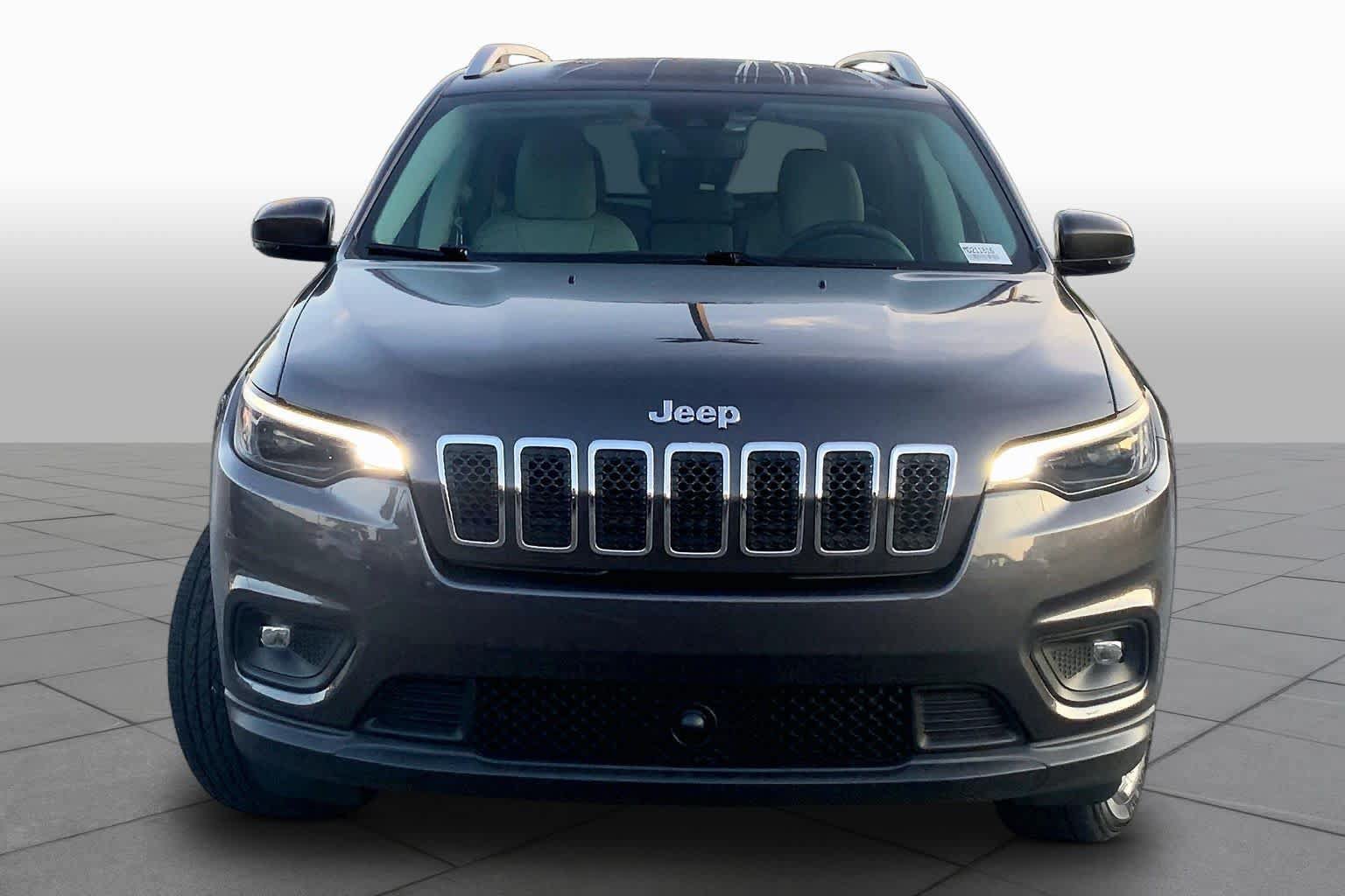 Used 2021 Jeep Cherokee Latitude Lux w/ Comfort/Convenience Group AWD/4WD image 4
