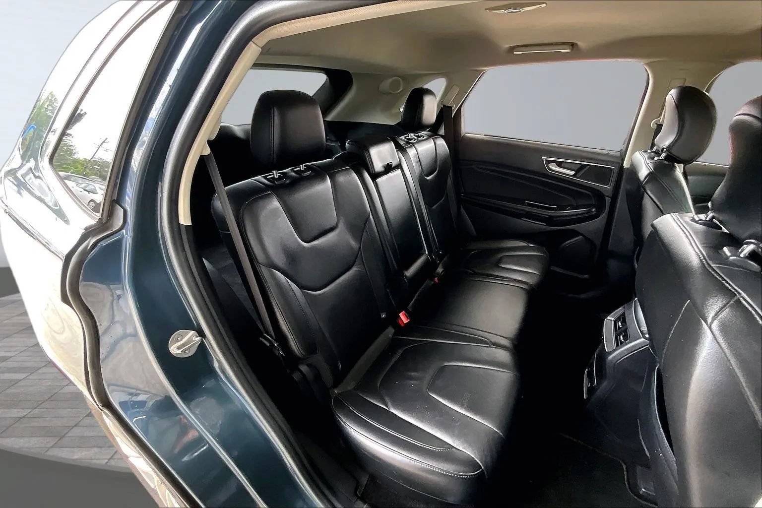 Used 2016 Ford Edge Titanium w/ Technology Package FWD image 22