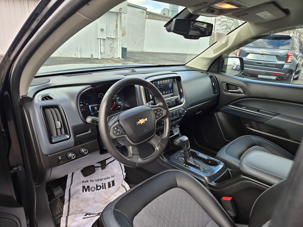 Used 2018 Chevrolet Colorado Z71 AWD/4WD image 2