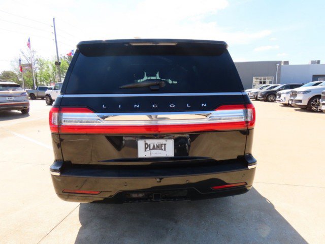 Used 2019 Lincoln Navigator Select image 11
