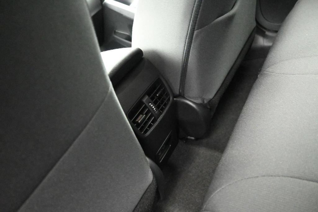 Used 2024 Toyota Corolla Cross LE w/ Moonroof Package FWD image 18