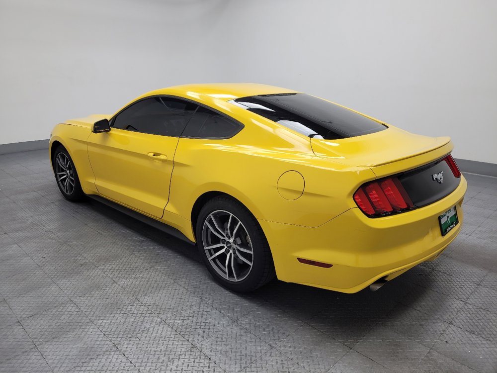 Used 2017 Ford Mustang Coupe RWD image 3