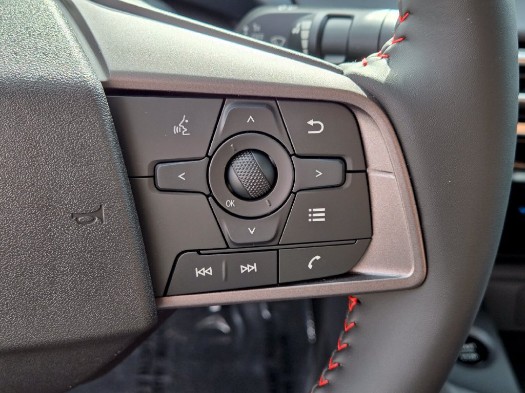New 2027 Nissan Sentra SR w/ Floor Mat Package FWD image 32