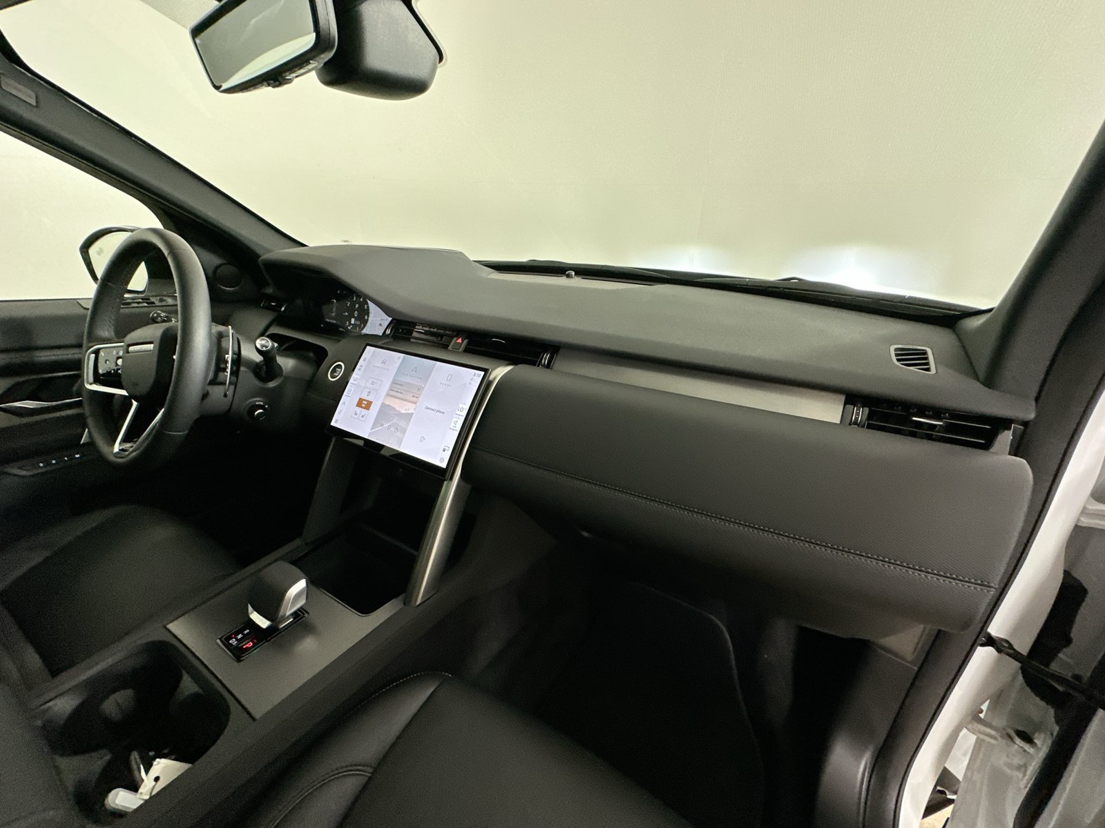Used 2025 Land Rover Discovery Sport Dynamic SE AWD/4WD image 45