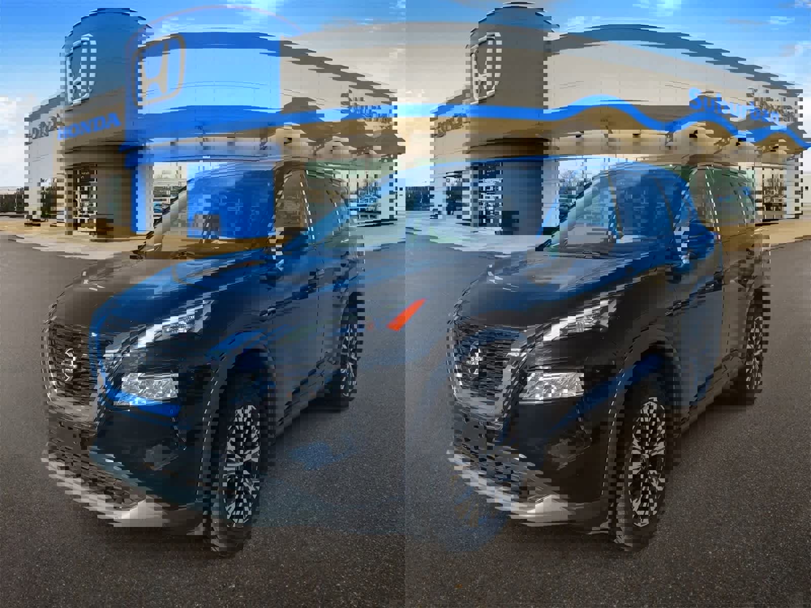 Used 2023 Nissan Rogue SV image 4