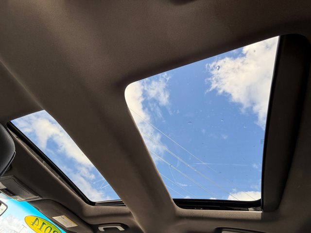 Used 2014 Lincoln MKS AWD w/ Equipment Group 101A image 23