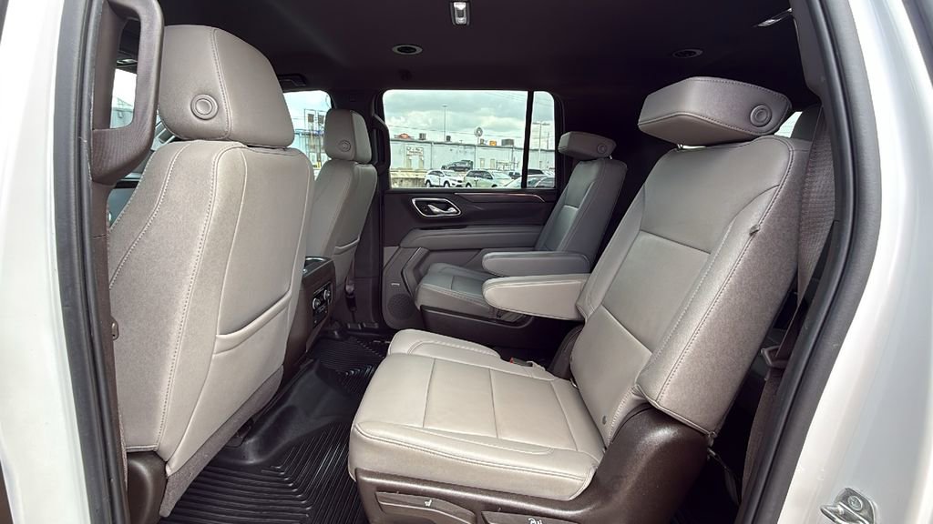 Used 2022 Chevrolet Suburban Z71 AWD/4WD image 15