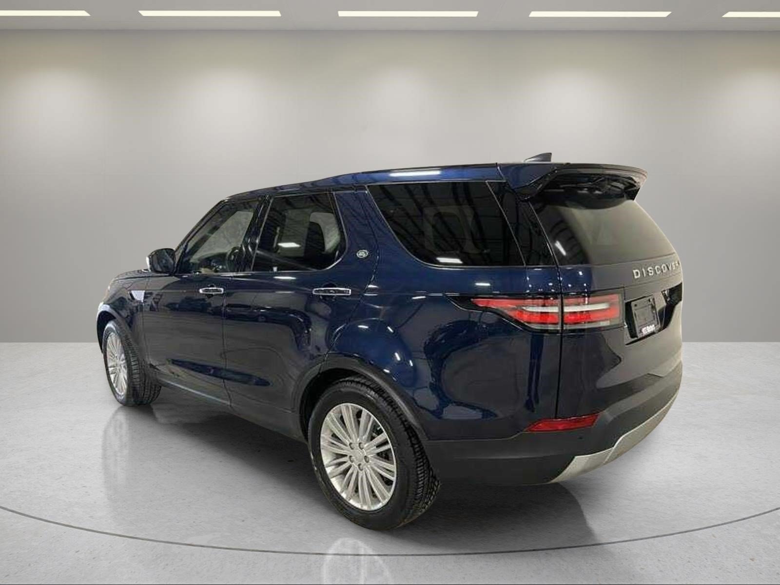 Used 2017 Land Rover Discovery HSE Luxury AWD/4WD image 4