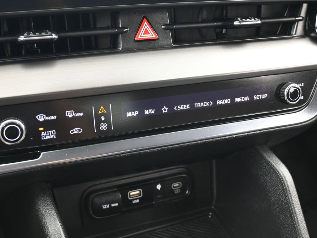 Used 2025 Kia Sportage EX image 24