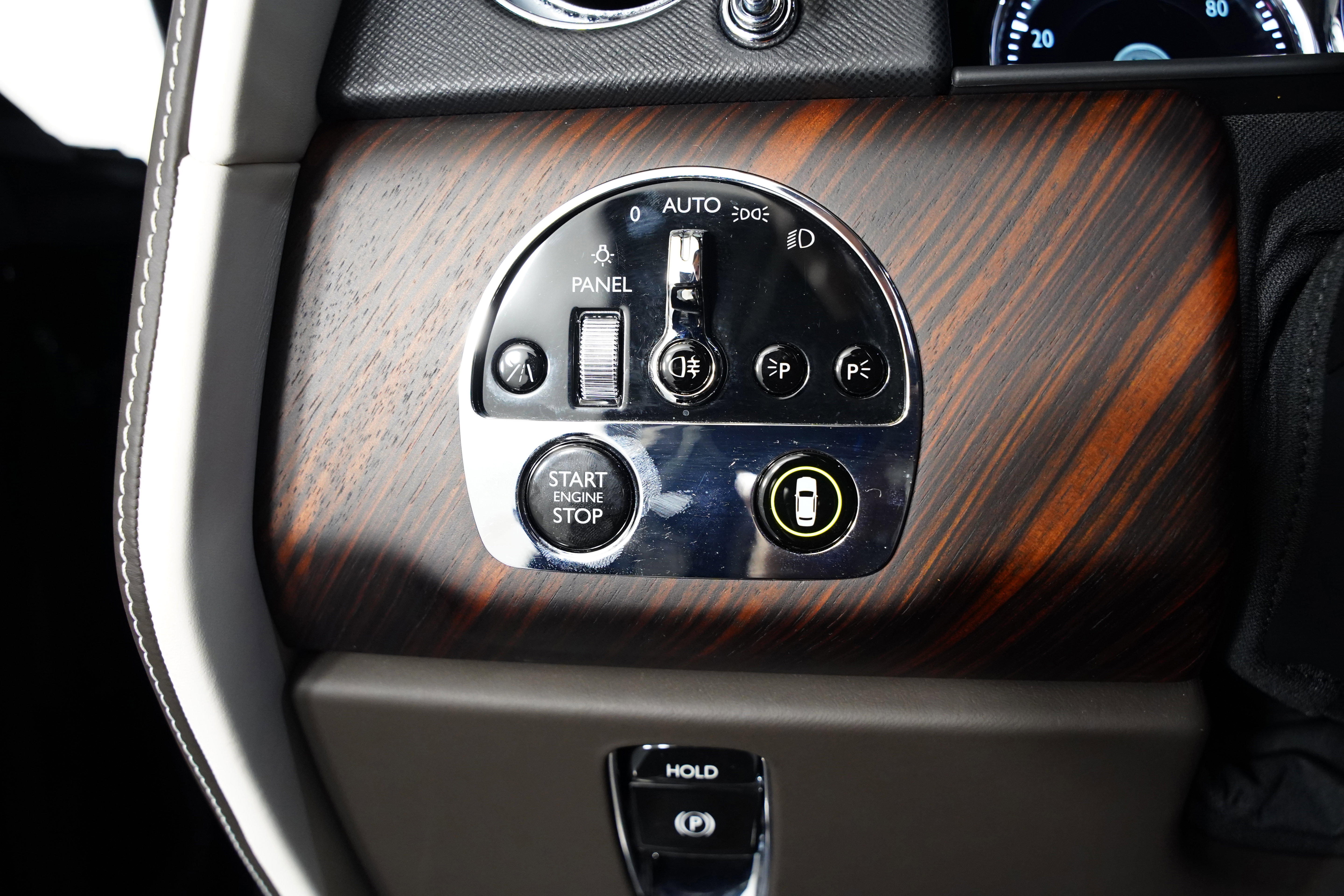 Used 2023 Rolls-Royce Cullinan w/ Cullinan Package image 63