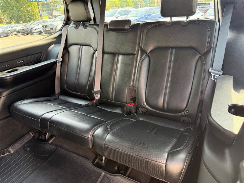 Used 2024 Jeep Wagoneer Series II AWD/4WD image 19