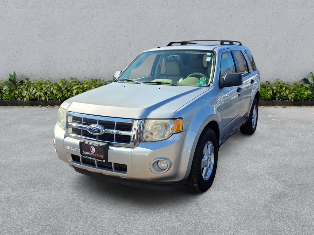 Used 2010 Ford Escape XLT image 2