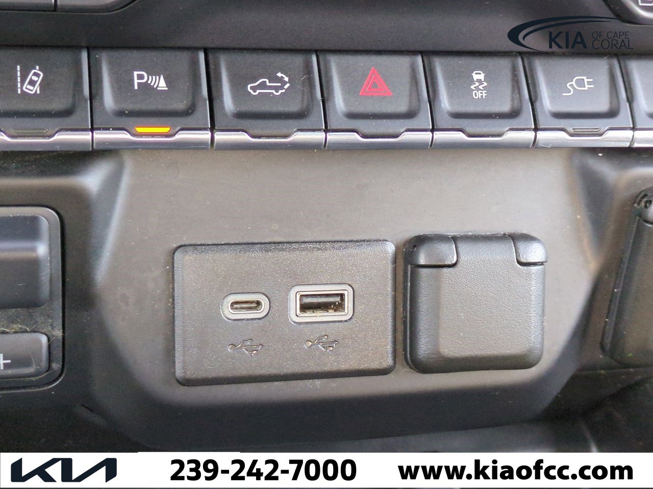 Used 2020 Chevrolet Silverado 2500 LTZ w/ LTZ Premium Package image 19