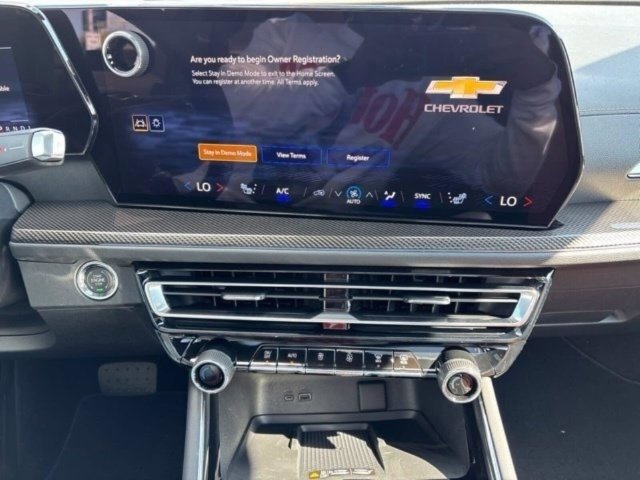 New 2027 Chevrolet Traverse Z71 w/ Driver Confidence Package AWD/4WD image 29