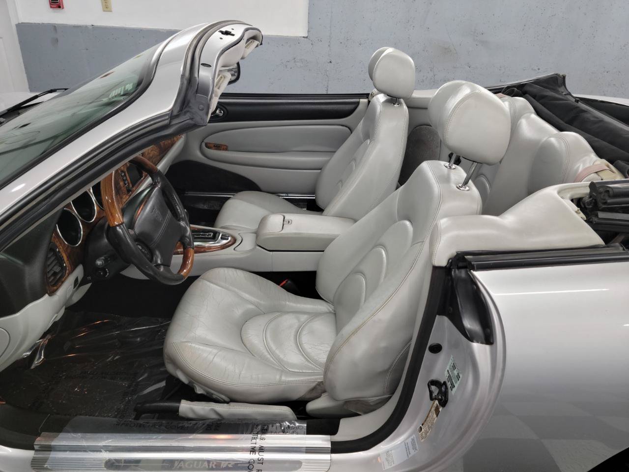 Used 2005 Jaguar XK8 Convertible RWD image 13
