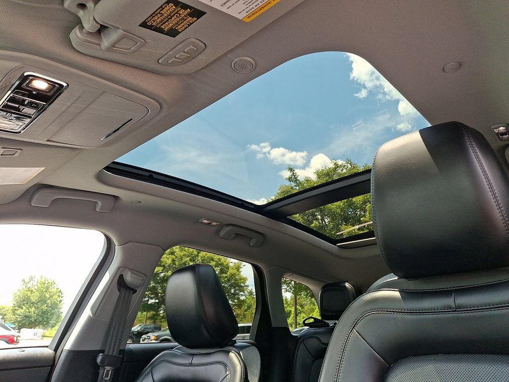 Certified 2021 Lincoln Corsair AWD w/ Premium Package image 16